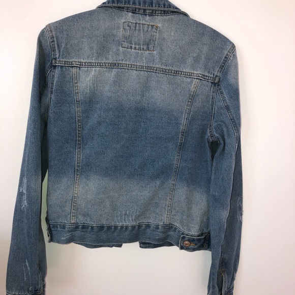 Distressed jean jacket - Picture 5 of 6